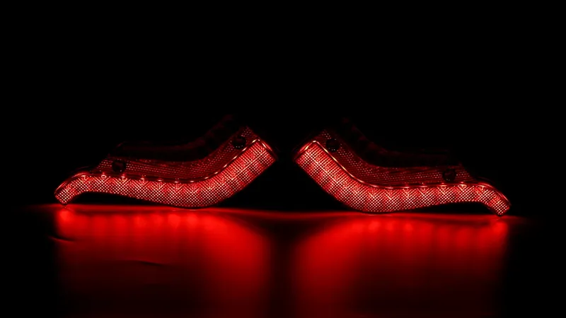 Комплект Безжични Преносими Диодни Лед Led Стопове Wireless Магнит и Вендуза Неон Neon Ефект 12V Иновационен дизайн форма FLYEAGLE за Ремарке Каравана Платформа и др. - 10
