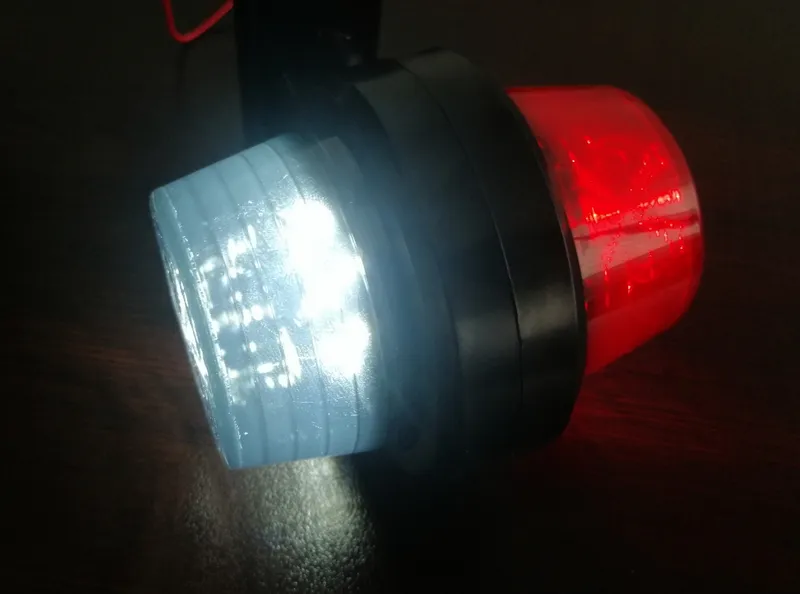 Комплект от 2 броя 12-24V ЛЕД LED Диодни Странични Маркери Рогчета Светлини Опушено Стъкло За Камион Ремарке Каравана Кемпер АТВ бяло - червено 2X MAR946 - 1