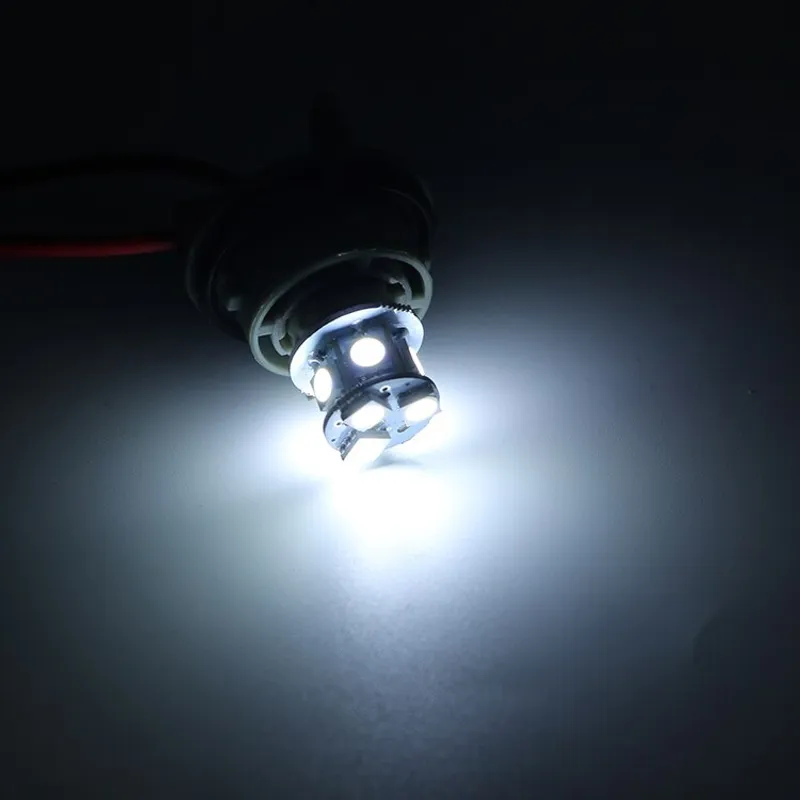 Комплект от 2 броя LED Лед Крушки 8 SMD BA15S 1156 (P21W) 24V Бяла Светлина Срещуположни пинове (180°) в Блистер - 2