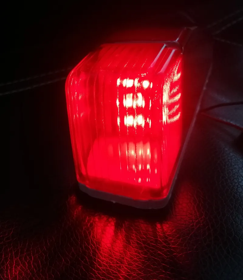 ЛЕД LED Светодиоден червен габарит за кабина на камион 12V - 24V за таван 14 х 4 х 6 cm - 3