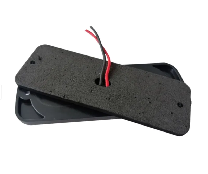 Червена LED Сигнална / Аварийна Блиц светлина - 12 диода 12V-24V - 3