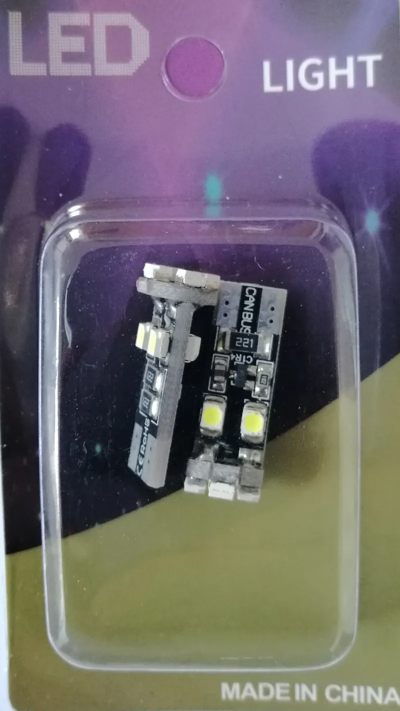 Комплкет от 2 броя LED Лед Диодни Крушки За Габарит Т10 W5W 8 SMD 12V Canbus - Error free Без грешки в Блистер - 1