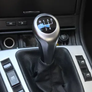 Кожена Лукс Топка за скоростен лост За BMW Бмв X1 X3 X5 E53 E83 E81, E82, E87 E90, E91, E92 E60, E61 6 Скорости + Задна