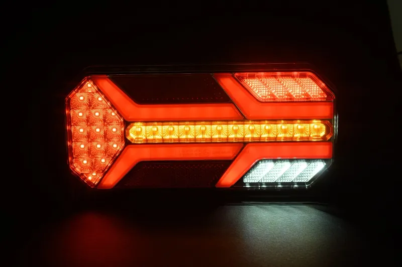 Комплект LED ЛЕД Диодни Стопове, Динамичен Мигач, 7 Функции, 12/24V - 8