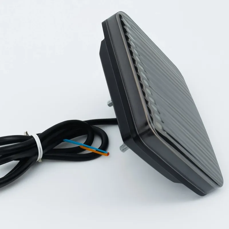 LED бяла задна светлина – габарит с 70 LED диода, 12–24V, опушен - 0